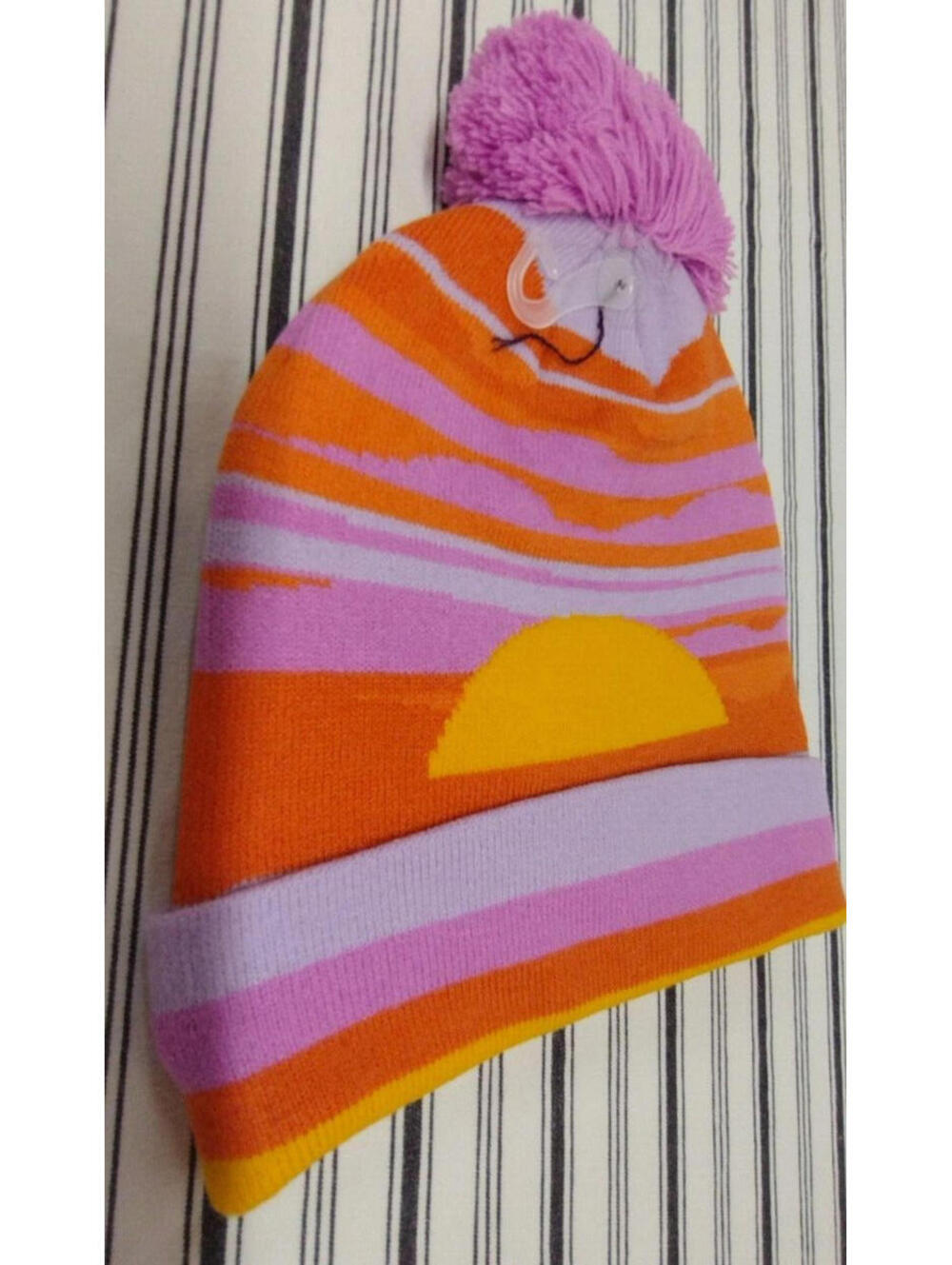 NEW Beanie Sun Sunrise Scene Vibrant Happy Colors Yellow Orange Pink Retro 70s - Picture 6 of 15